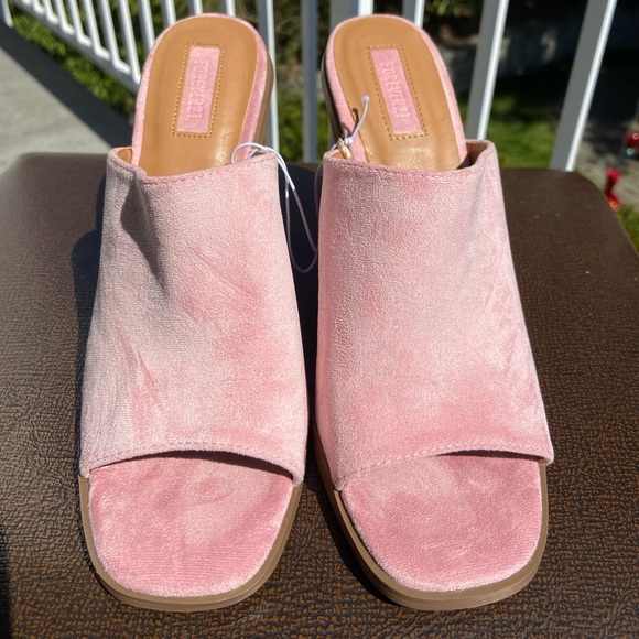 Pink Block Heels Forever21 - Picture 2 of 4